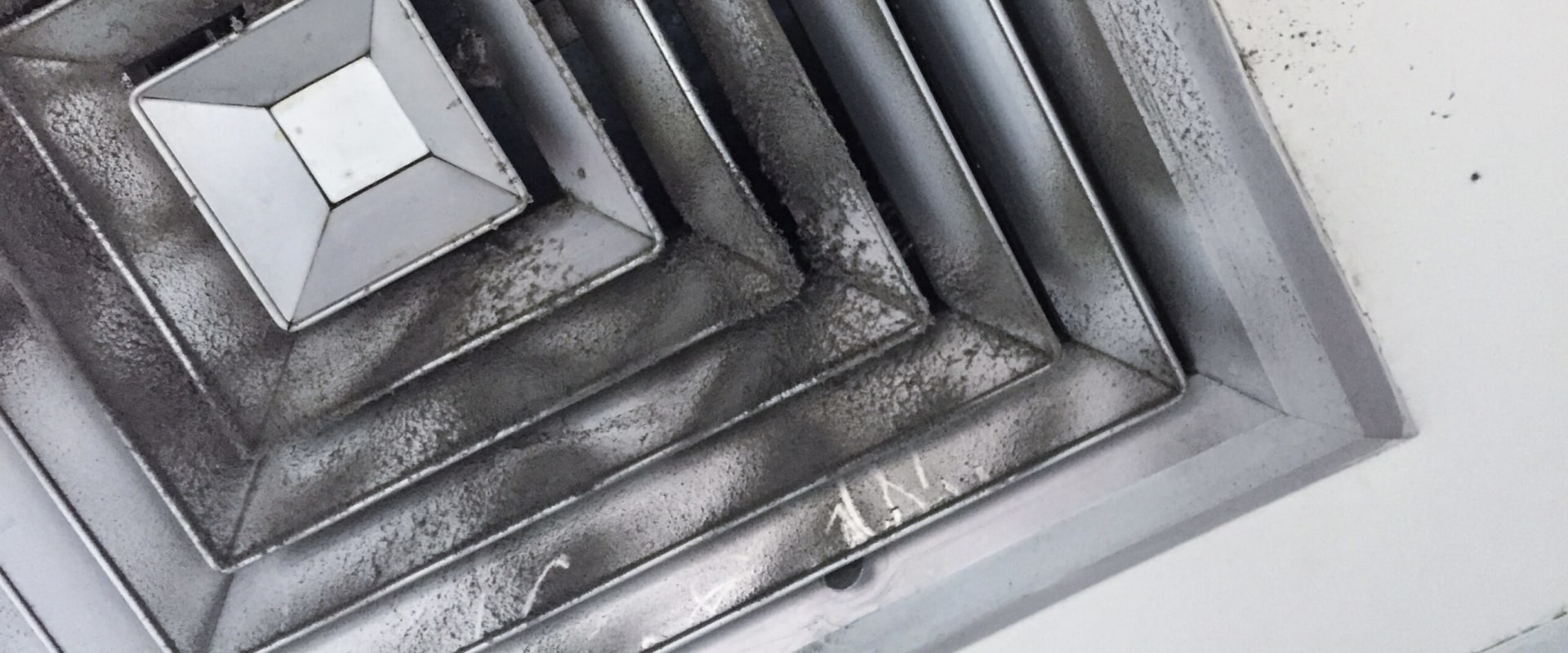 The Importance of Regular Air Duct Cleaning for Optimal Air Flow